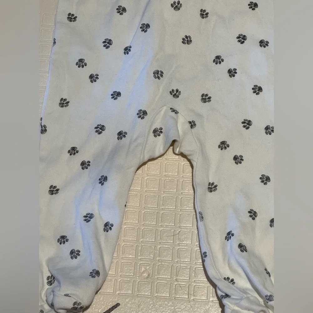 Like new Carters Unisex Baby Kitten Cat Footprint 2-Wat Zip Sleep & Play Pajamas